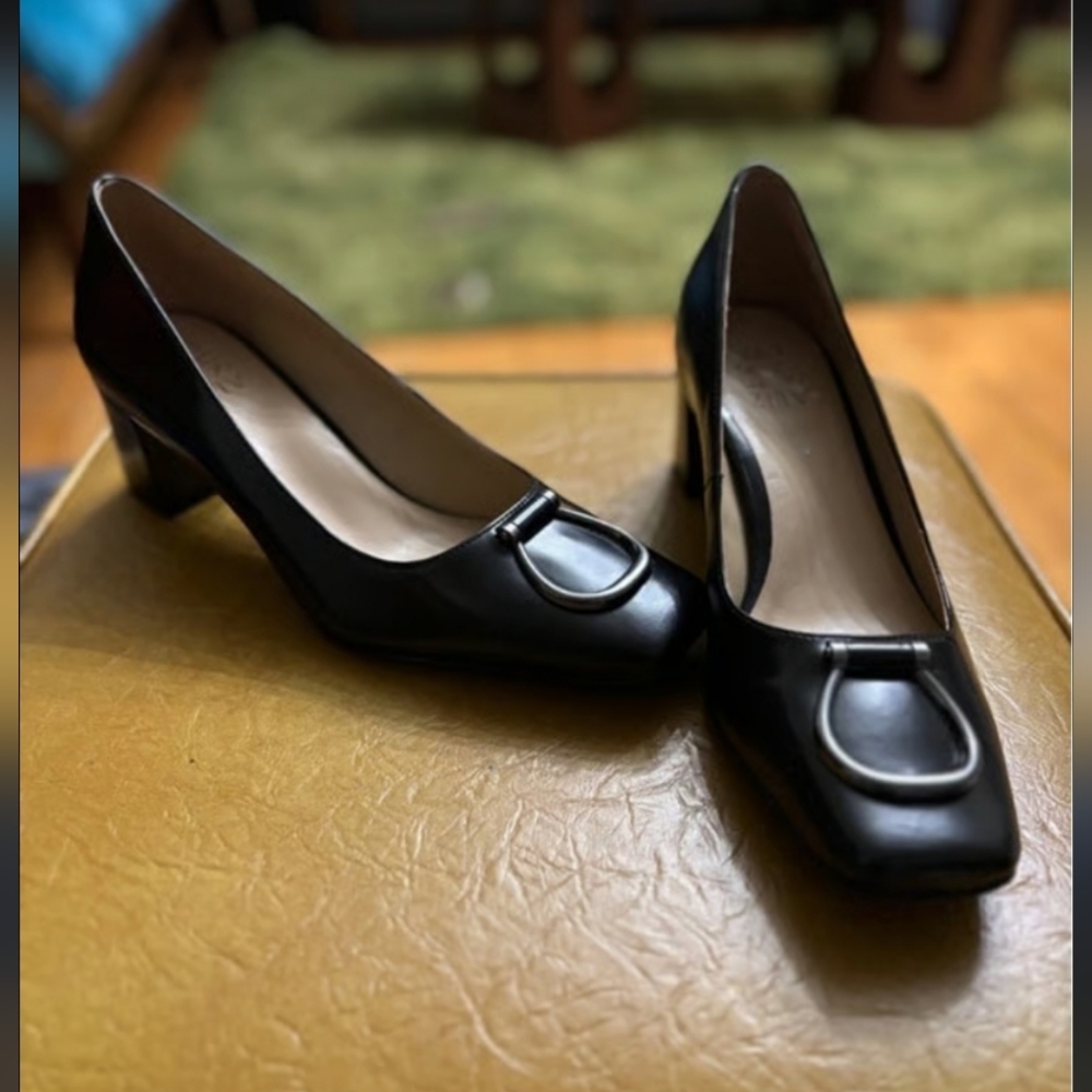 Naturalizer Black Heels